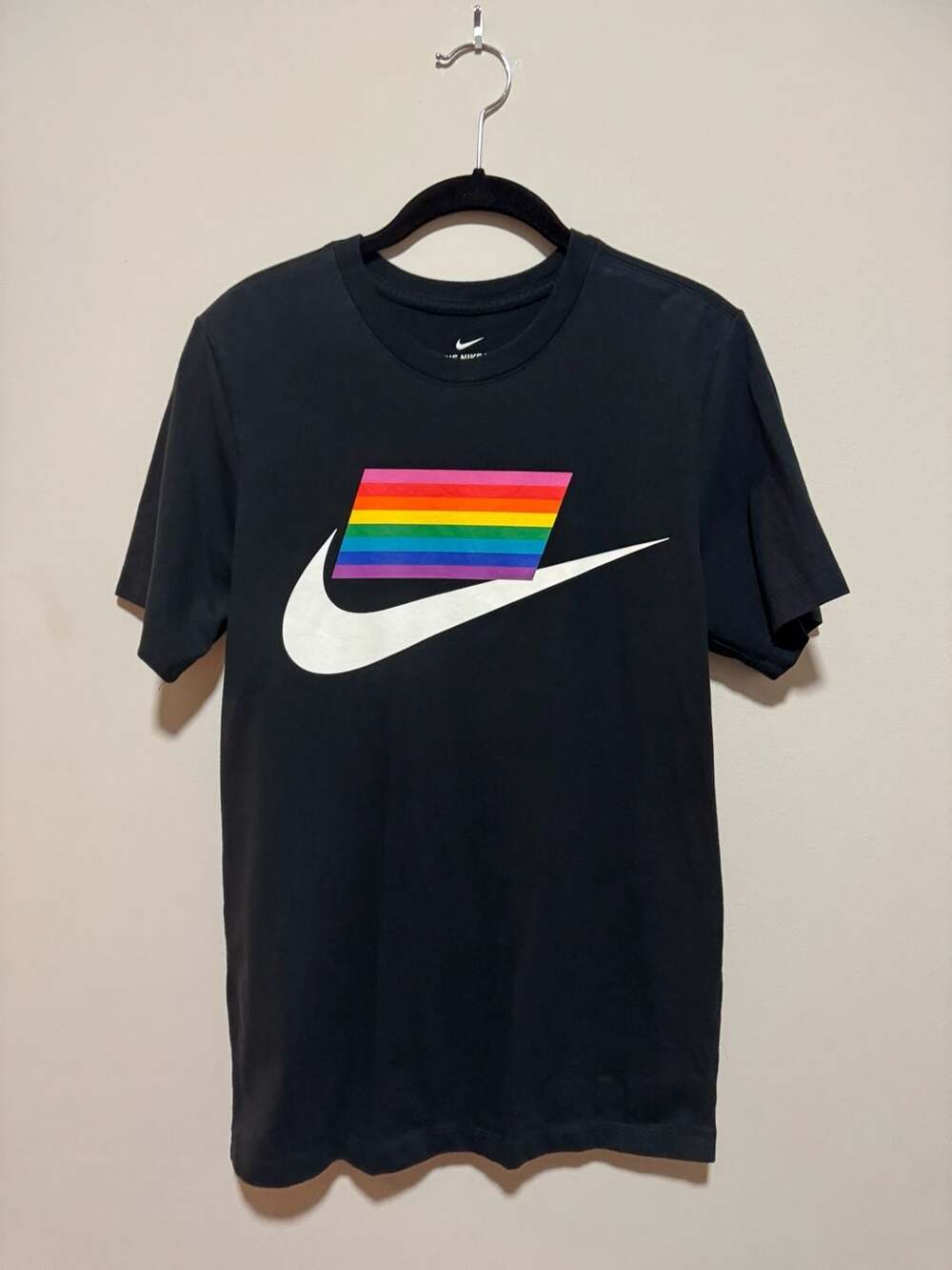 Nike BeTrue Pride Rainbow Swoosh T-Shirt Black Men’s Small LGBTQ Tee